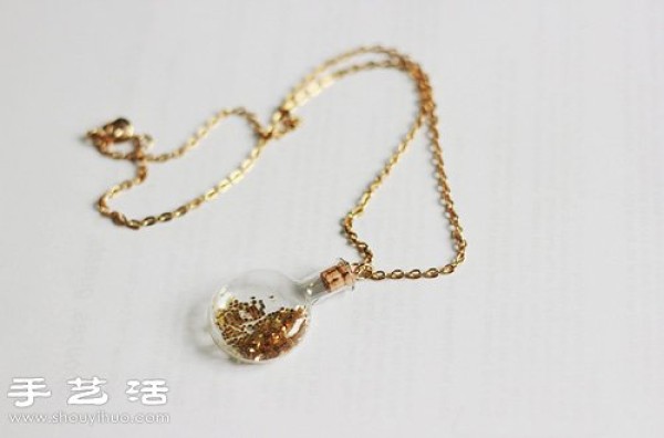 Glass bottle + metal chain DIY to make a wishing bottle necklace