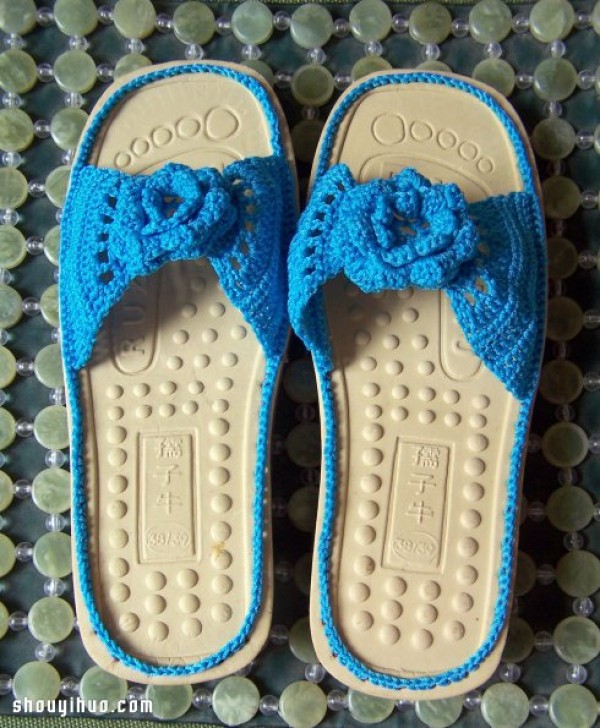 Illustrated tutorial on crocheting sandals with detailed steps