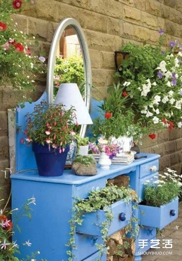 What to do with old furniture at home and transform it into flower pots and flower stands DIY