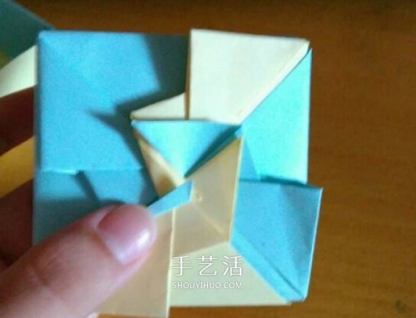 How to fold a windmill box, illustrated tutorial on how to fold a square windmill gift box