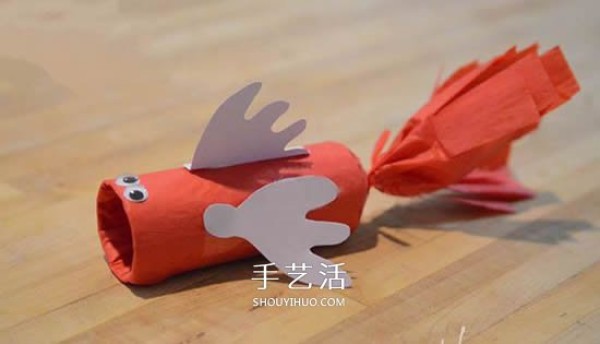 Cute and festive! Tutorial on how to make a large-mouthed fish from a paper roll by hand