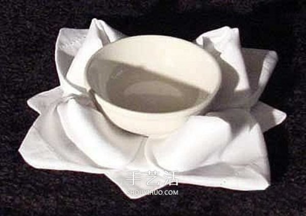 Handmade napkin folding roses, illustration of how to fold beautiful tableware roses