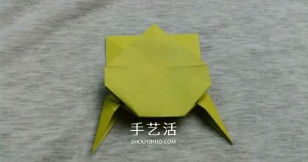 Three-dimensional frog origami step-by-step diagram, complicated methods and pictures of folding a frog