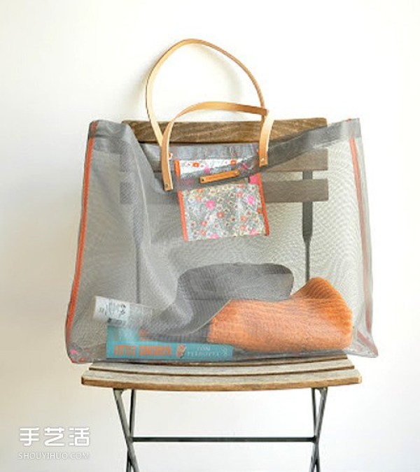 Detailed illustrated tutorial on how to make a beach bag made of window screen mesh