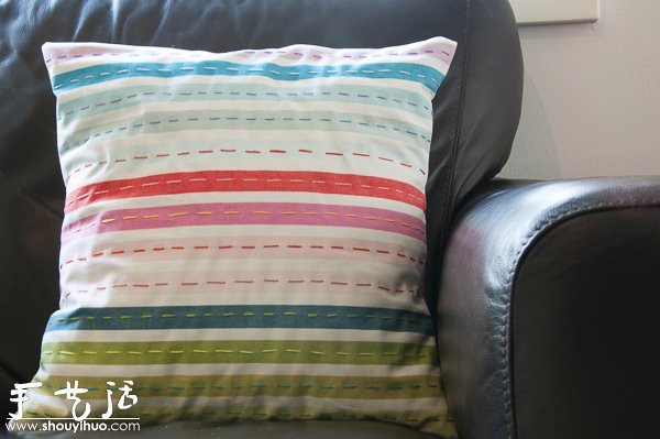 Tutorial on making simple throw pillows/cushions with handmade fabrics