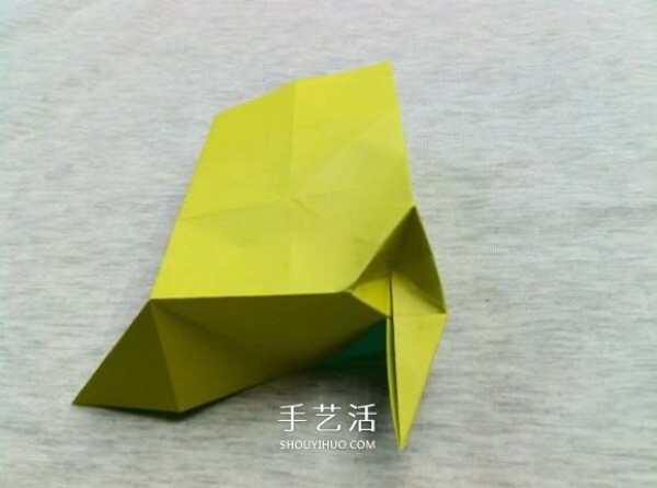 Three-dimensional frog origami step-by-step diagram, complicated methods and pictures of folding a frog