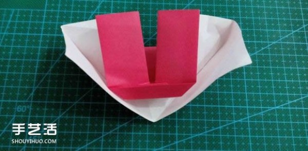 LOVE heart-shaped origami illustrated tutorial on how to fold LOVE love on Valentines Day