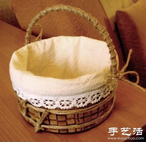 Plastic bucket waste is used to make a basket/basket by hand