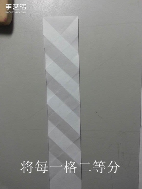 Illustration of how to fold a paper katana, step by step instructions for folding a Japanese sword