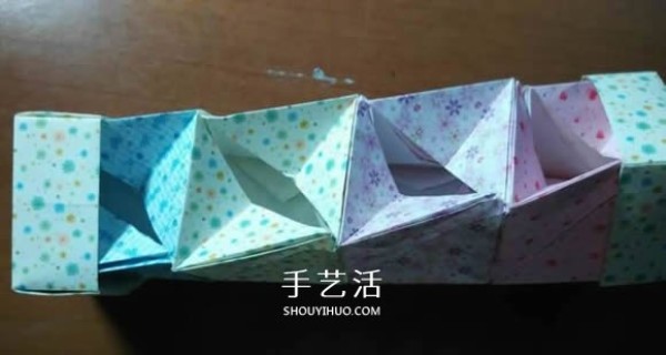 Fun magic box folding diagram and folding steps of a shrinkable box