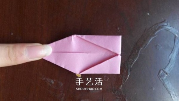 SuperSimple origami tutorial with illustrations of the folding steps of beautiful lotus flowers