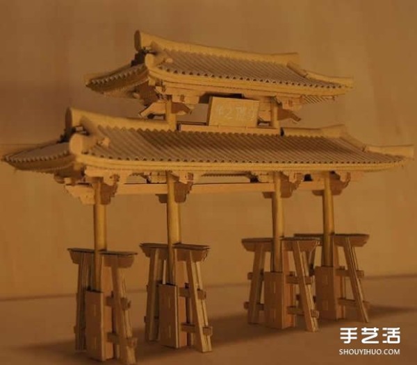 Paper model of world-famous Japanese ancient buildings made of corrugated paper