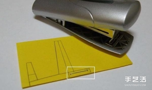 Illustrated tutorial on how to fold a glider, simple paper glider making drawings