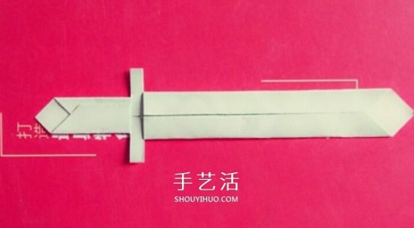 Illustrations of childrens origami swords and how to fold ancient Chinese swords and weapons