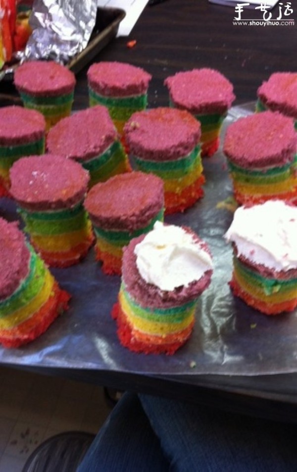 Teach you to bake a beautiful rainbow cake