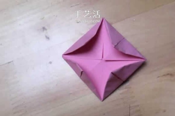 How to fold a spinning paper top with a simple flower-shaped top origami tutorial