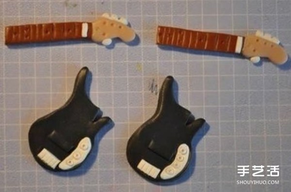 Ultra-light clay DIY tutorial to make a mini guitar can be used as a pendant