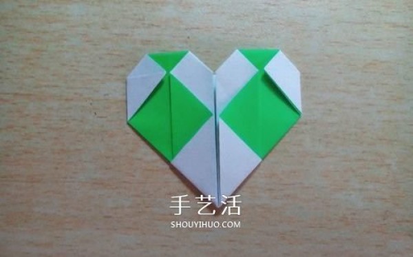 How to make a large plaid heart origami, simple plaid heart folding paper illustration