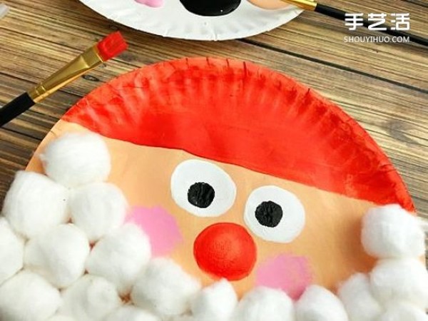 How to make a Paper Plate Santa Claus for children to make a handmade Santa Claus