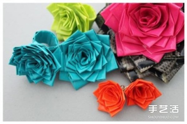 A tutorial on how to fold a peony flower and a tutorial on how to make an origami peony ring