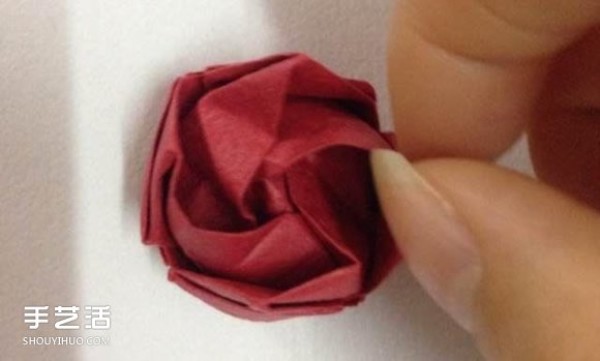 Super detailed illustration of how to fold Kawasaki rose, including flowers and receptacles