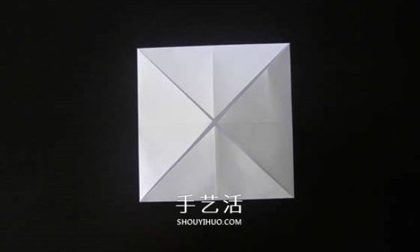 Illustration of the folding method of a simple garbage box, handmade origami square garbage box