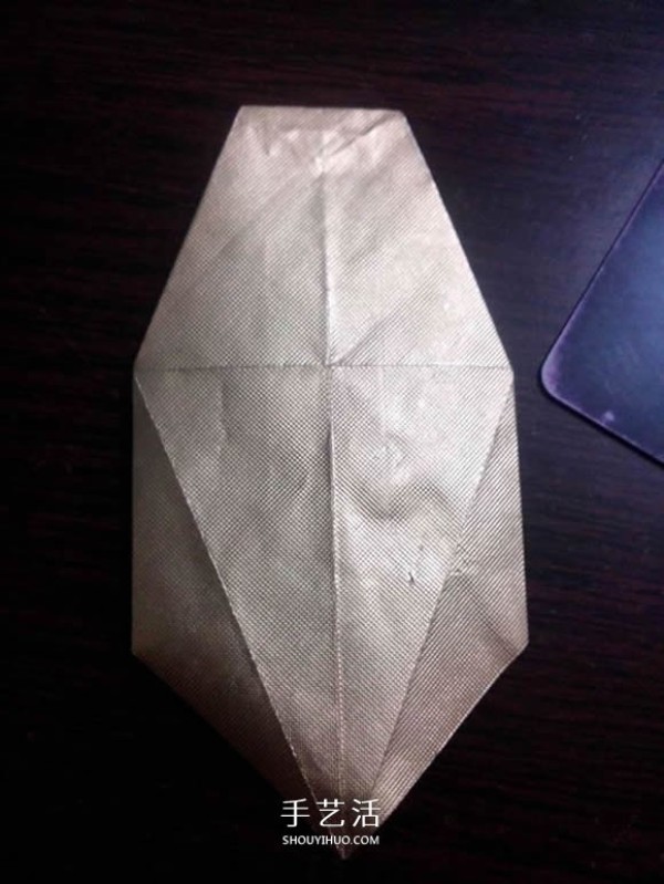 Using cigarette box paper waste and making origami three-dimensional owl illustration step-by-step