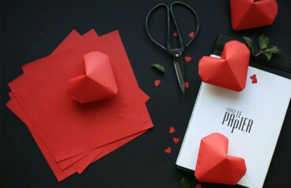 How to fold a three-dimensional origami heart, handmade origami three-dimensional heart diagram