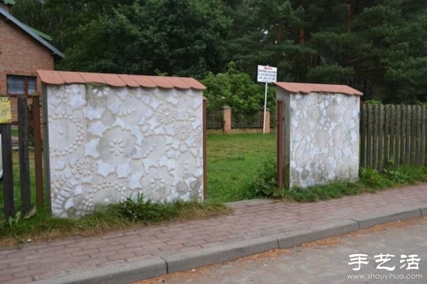 Lace pattern graffiti that beautifies the city