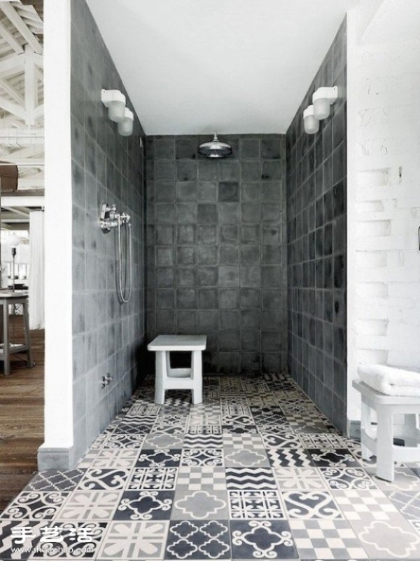 Black and white villa design by Italian designer Paola Navone