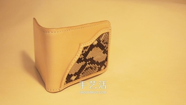 The most detailed leather art tutorial teaches you how to make a cowhide wallet step by step