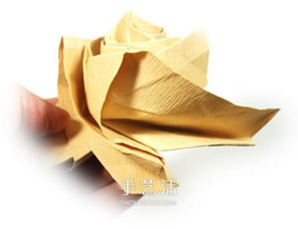 The origami steps of the curled rose, the folding method of the hand-rolled paper rose