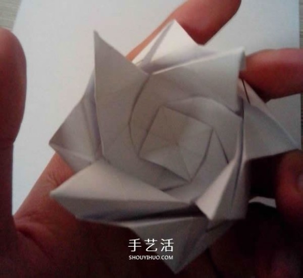 Illustration of how to fold the eight-petal Kawasaki rose, origami eight-petal Kawasaki rose