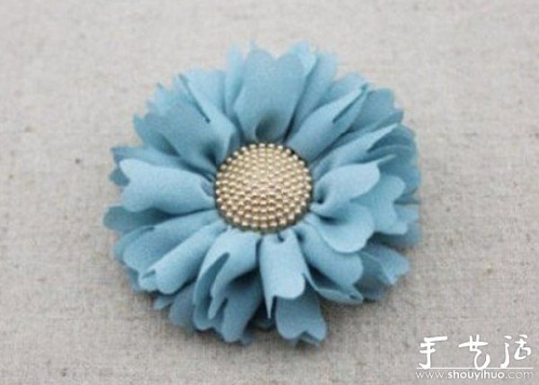 Detailed picture and text explanation of simple DIY beautiful head flower