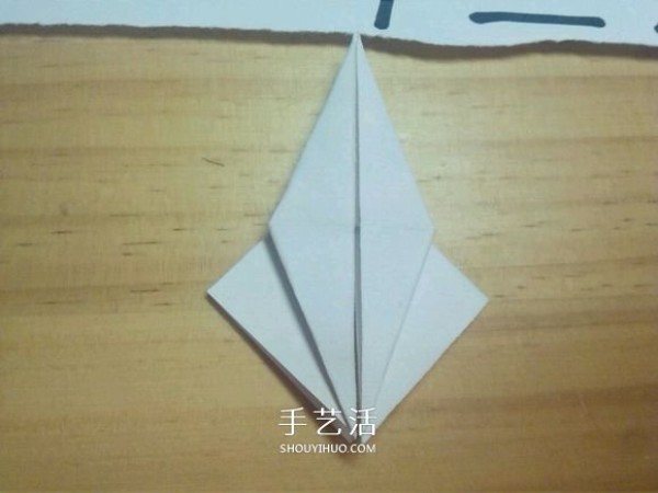 Illustration of folding method of Mandala flower, how to fold white Bana flower by hand