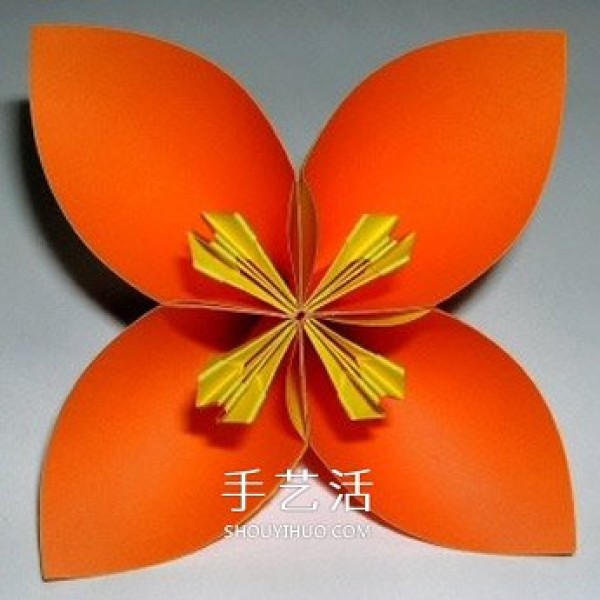 Illustration of the origami method of six four-petal flowers combined into beautiful flower balls