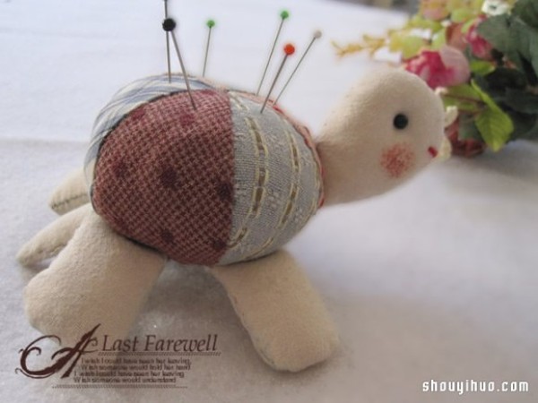 How to make small turtle pins with homemade pins and fabrics