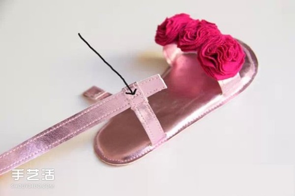 Renovate unwanted old bags to DIY to make beautiful baby shoes