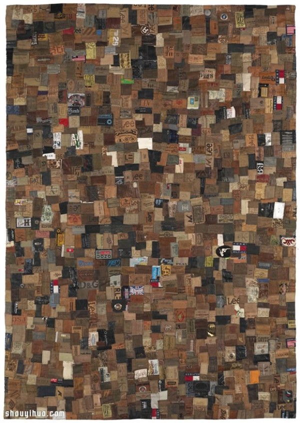 Exquisite carpet made by DIY using recycled jeans leather labels