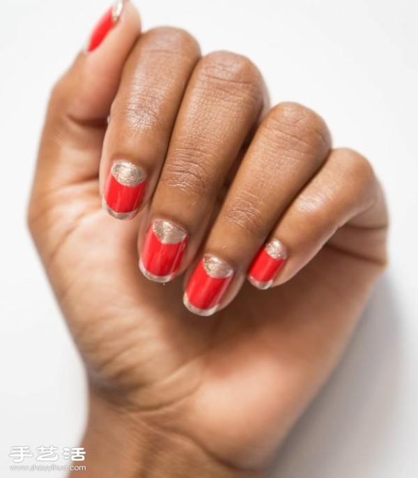 DIY Evolved version of French manicure that can be easily done at home