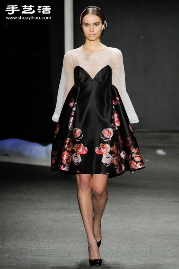 The 2014 autumn and winter clothing series breaks the dullness of autumn and winter, and a hundred flowers bloom