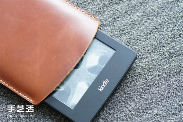 How to make your own Kindle leather case with simple DIY steps for Kindle leather case