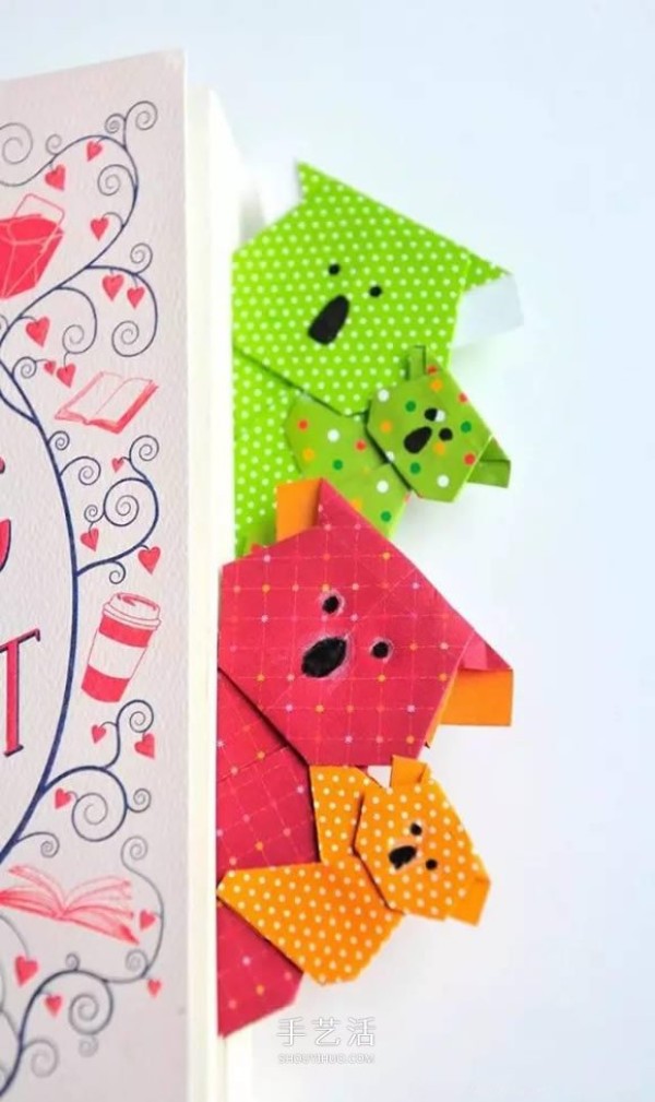 An illustrated tutorial on how to fold a koala family and a simple origami koala