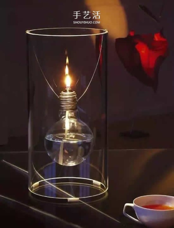 Handmade creations of waste light bulbs are so surprising! 