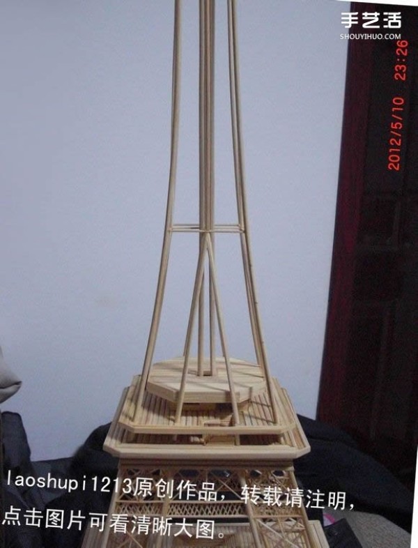 A detailed illustrated tutorial on making a model of the Eiffel Tower using chopsticks and bamboo skewers