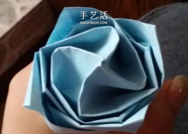 Illustration of the Kawasaki rose folding method for the rolled core, detailed Kawasaki rose folding method for the rolled core