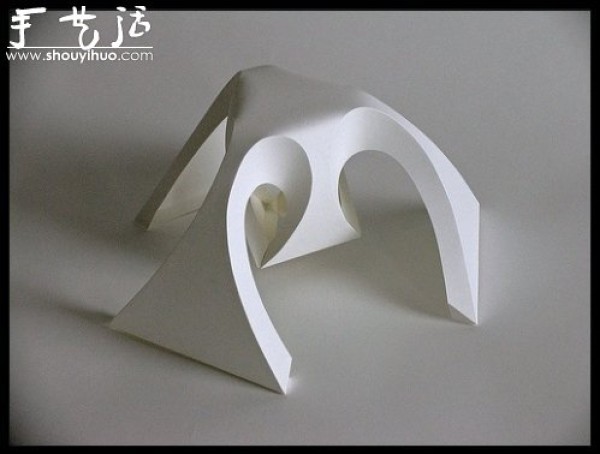 Appreciation of geometric three-dimensional origami works