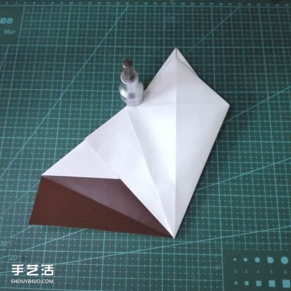 Handmade origami fish fish illustrates how to fold a complex tropical horsefish