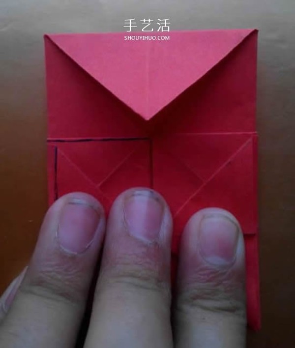 Childrens simple origami box tutorial: Illustration of the folding method of a tripod-shaped paper box