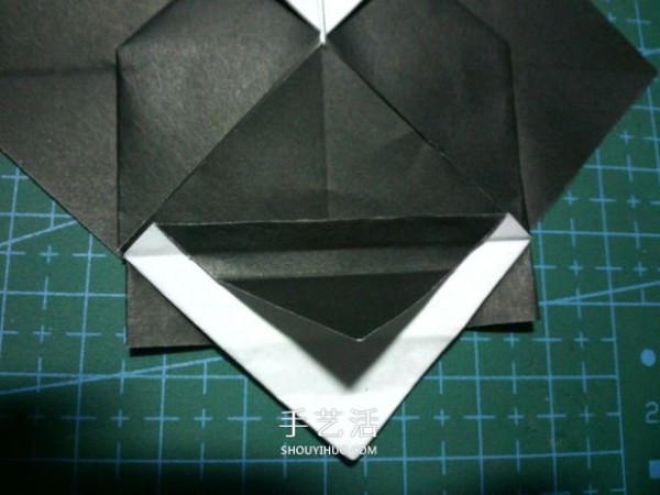 Fold a national treasure and come out! Illustration of the origami method of cute giant panda